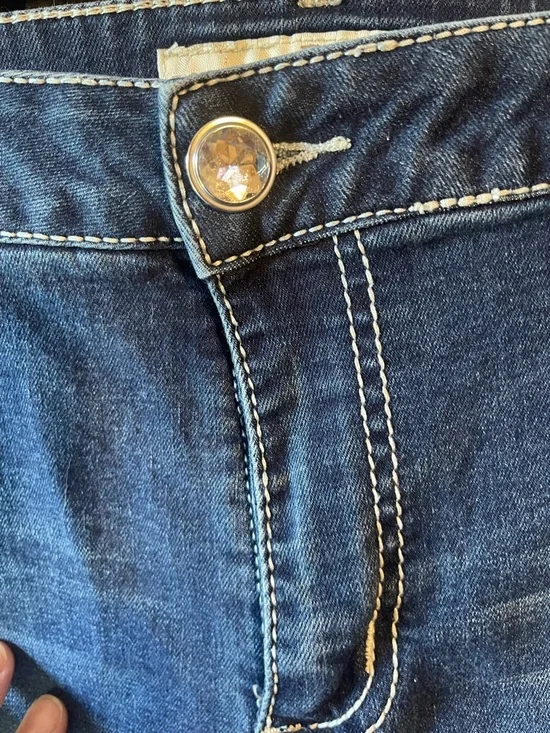 Cato Dark Wash Denim Capri Jeans - Picture 2 of 6